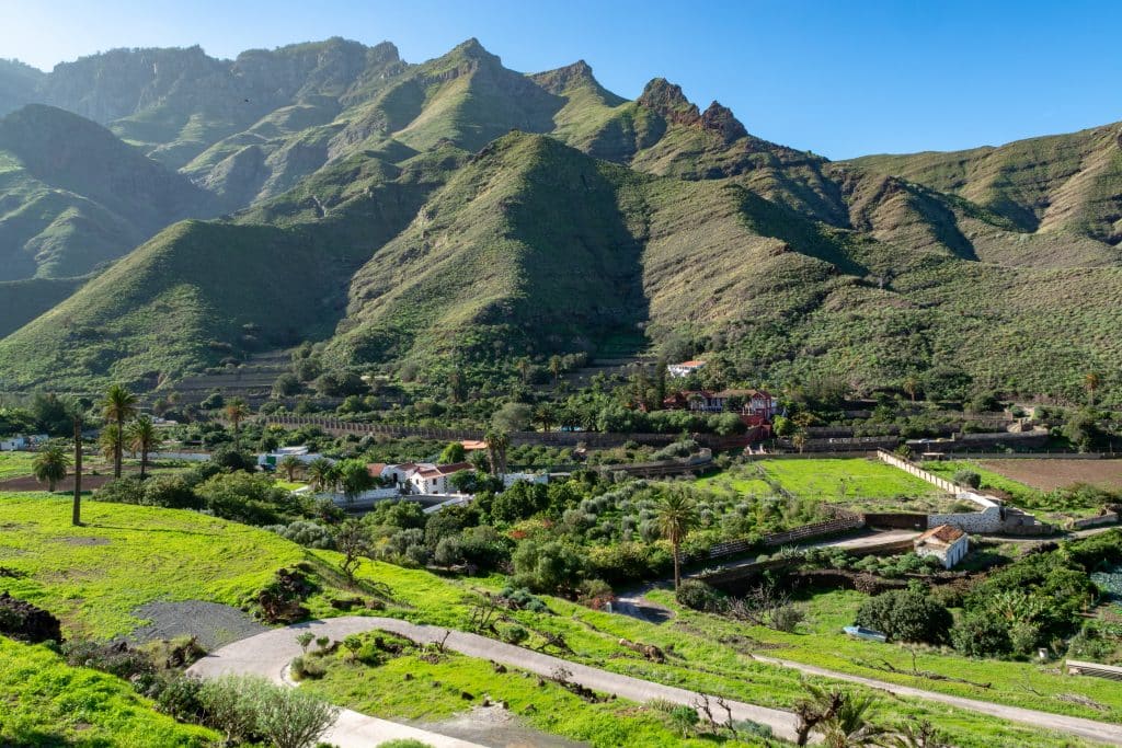 Fruchtbares Tal bei Agaete auf Gran Canaria mit Orangen- und Mangoplantagen