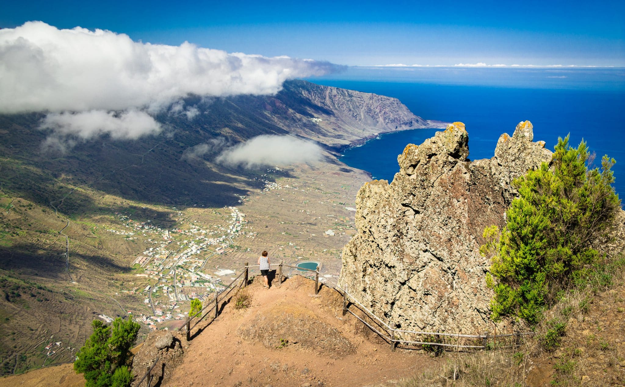 Aussichtspunkt Mirador de Jinama auf El Hierro mit Blick auf das El Golfo-Tal und den Atlantik