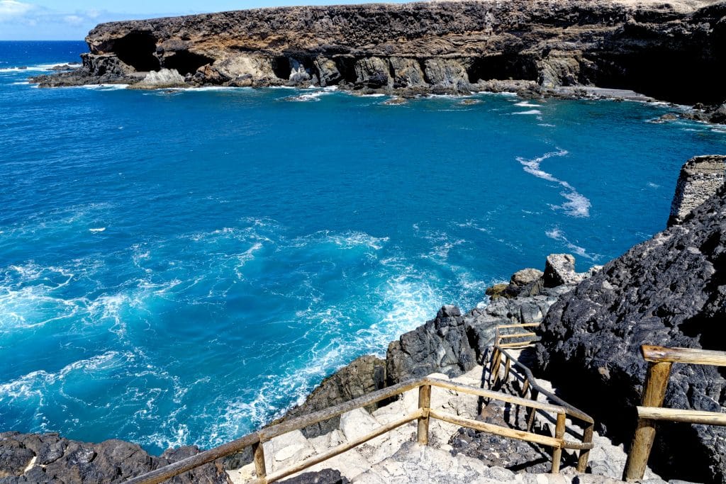 Schwarze Lavaküste und Höhlen von Ajuy an der Westküste Fuerteventuras